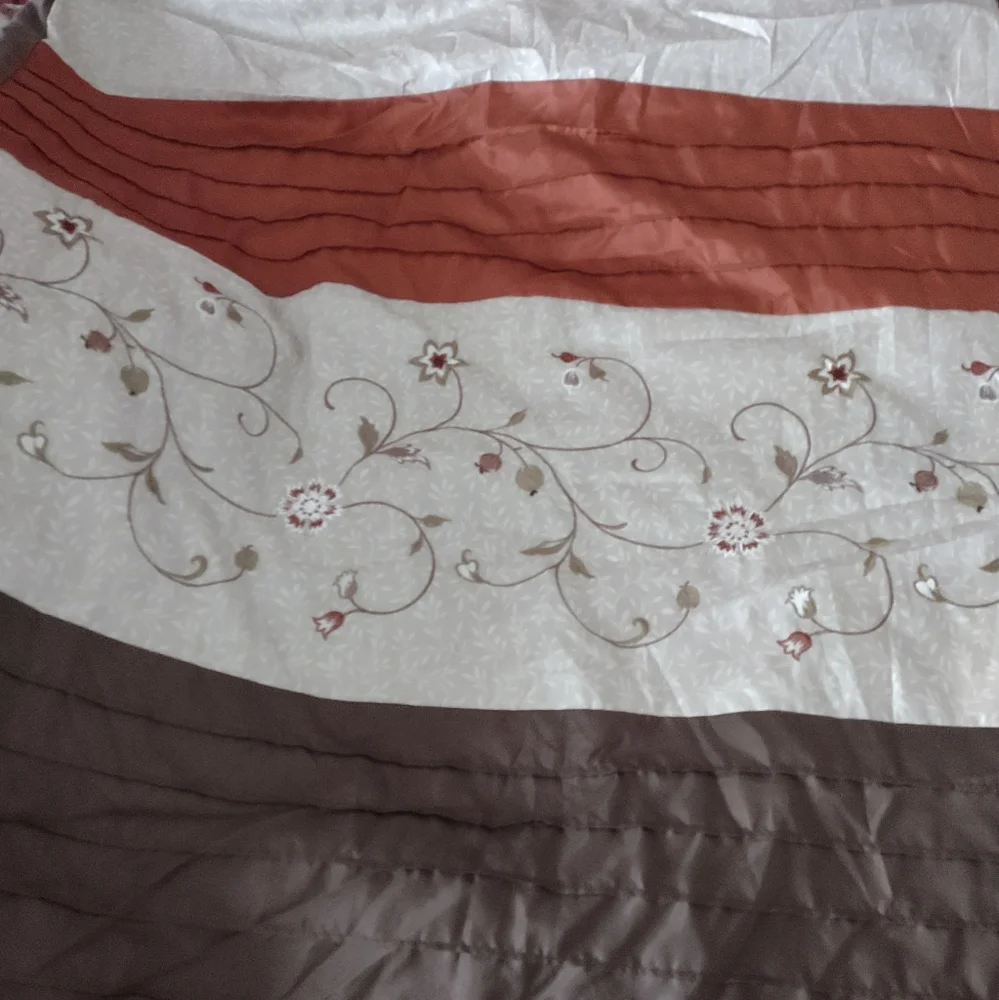 ONE cover Comforter Embroidered Queen satin